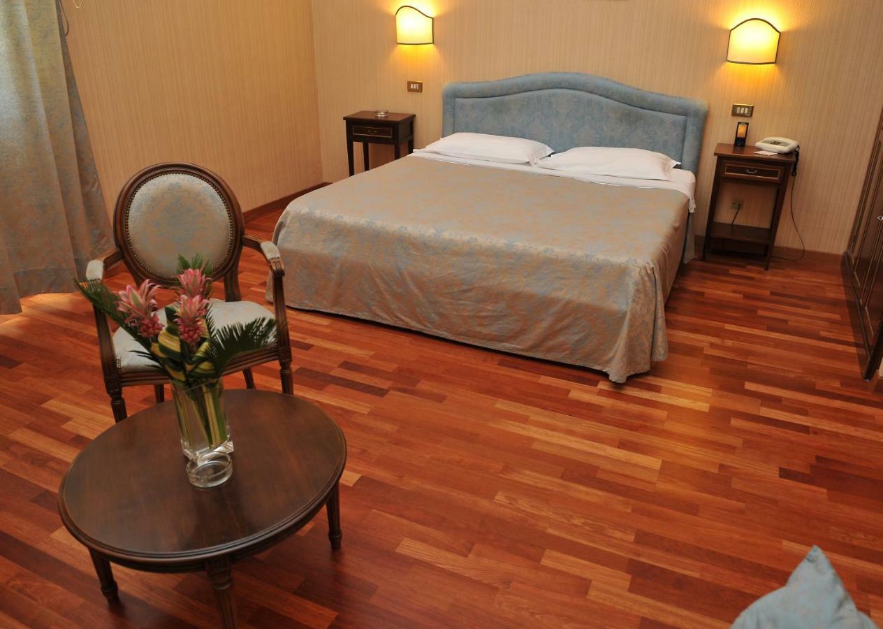 Grande Albergo Quattro Stagioni رييتي المظهر الخارجي الصورة